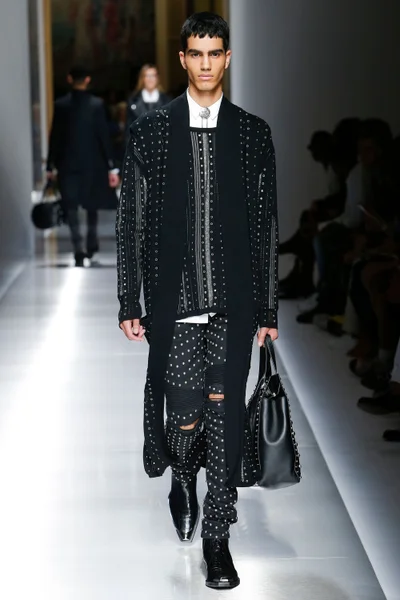 Look 63